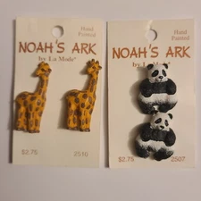 (Lot of 4) Noahs Ark La Mode PANDA GIRAFFE Hand Painted Buttons