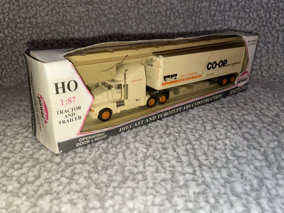 MODEL POWER  CO-OP SHIPPERS INC.  TRACTOR AND  TRAILER  Factory Sealed  - Image 3 of 4