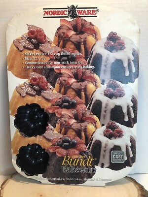 New Nordic Ware Bundt Cake Cakelet Pan 9'' x 14'' Makes 12 Cupcake 52824