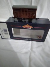 Bachmann OO Gauge 10 Ton Cattle Wagon BR Bauxite 37-704 M239381 VGC