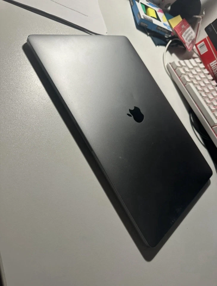 Apple MacBook Pro 15" 2019 · i7 · 16GB · 1TB, Foto 2 von 4