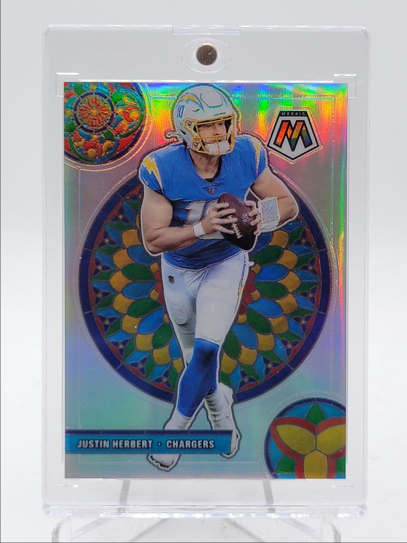 JUSTIN HERBERT 2021 MOSAIC FOOTBALL GLASS MOSAIC SP CHARGERS Q5966