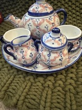 Child  s Minature Tea Set
