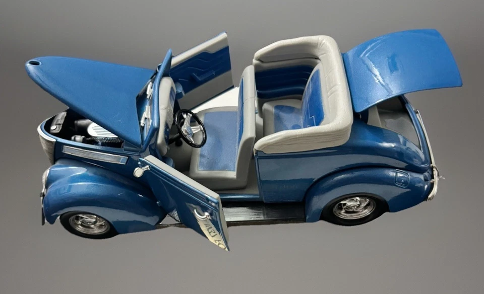 Ford Convertible Road Legends 1937 Azul Escala 1:18 Diecast Modelo Coche DEFECTOS Foto 2 de 2