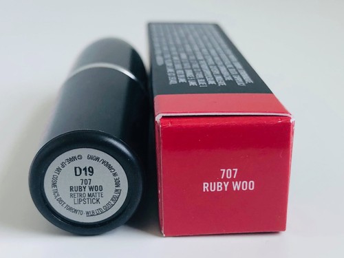Rossetto MAC Ruby Woo nuovo con scatola in "Bacia questo!" Custodia per rossetti edizione limitata .1 oz/3 g - Foto 8 di 9