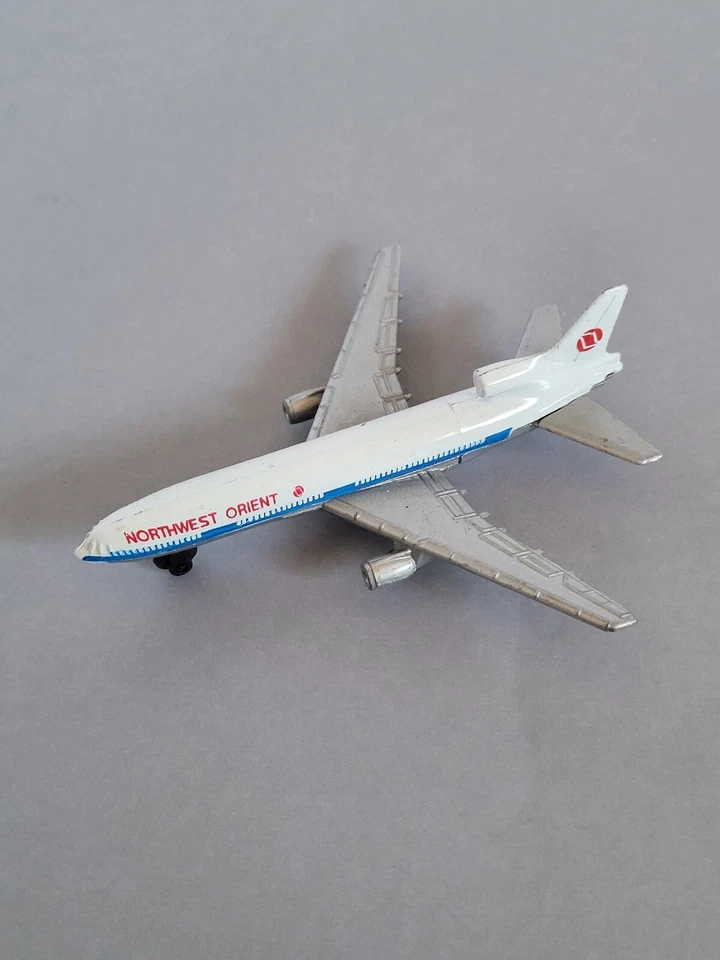 Винтажный Zee? Литая мини-игрушка-самолет Northwest Orient Lockheed Tristar F806 - Изображение 2 из 4