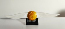 Harry Potter Golden Snitch boccino d'oro riproduzione con piedistallo