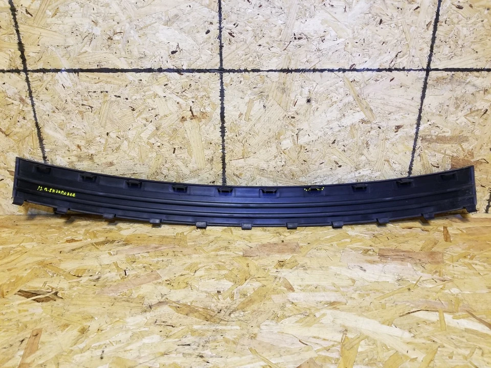 11 12 13 JEEP GRAND CHEROKEE PARACHOQUES TRASERO ALMOHADILLA DE PASO MOLDEADA OEM Foto 3 de 4