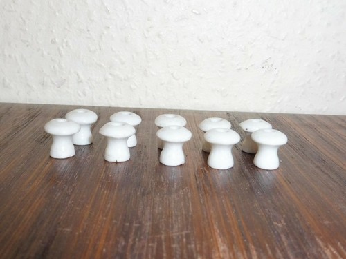 10 alte Porzellan-Knöpfe für Kaufladen / Kaufmannsladen 1x1cm lang - Bild 3 von 7