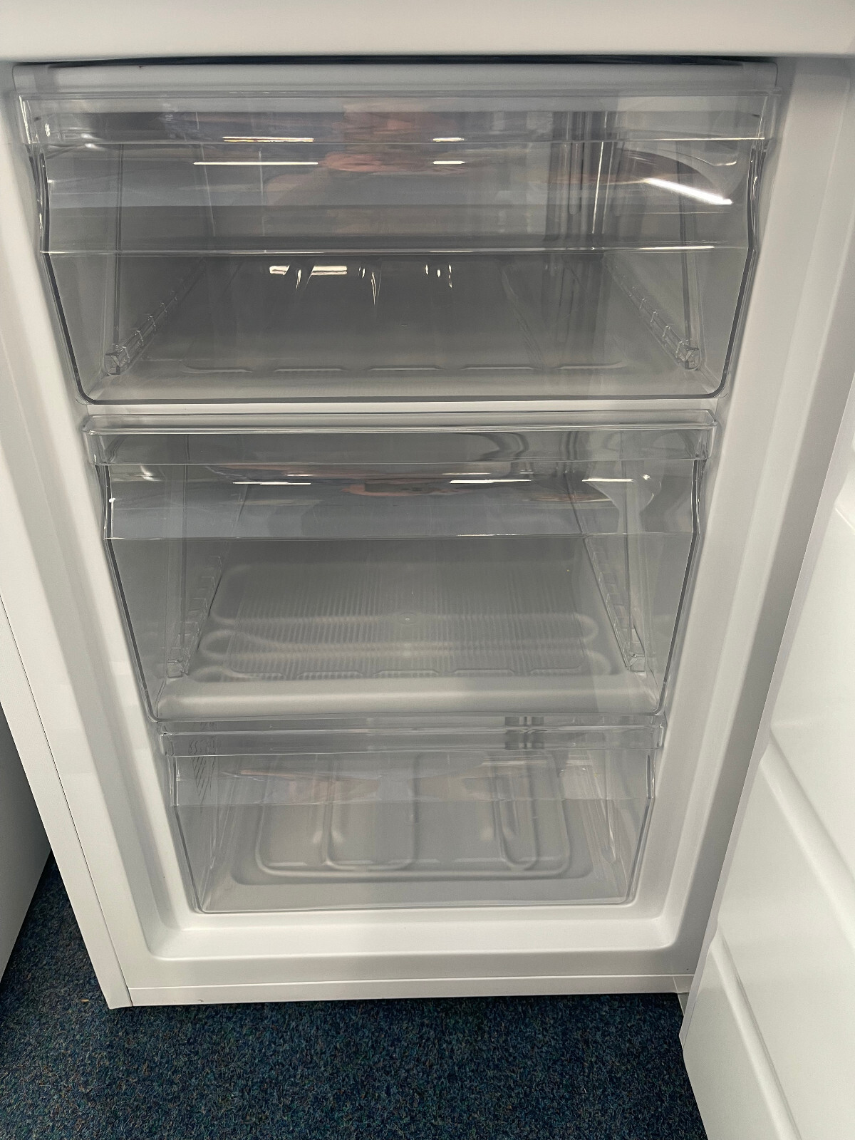 Zanussi Series 20 ZYAN8FW0 Freestanding Under Counter Freezer White