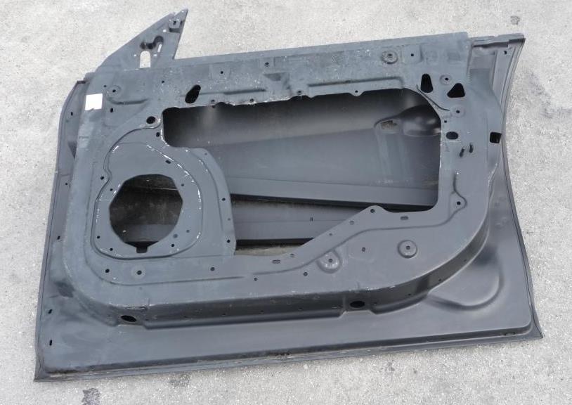 2014-2018 Maserati Ghibli Front Right Passenger Door Shell 673007995 OEM