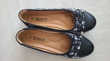Ladies Size 5 Black Pumps  excellent condition