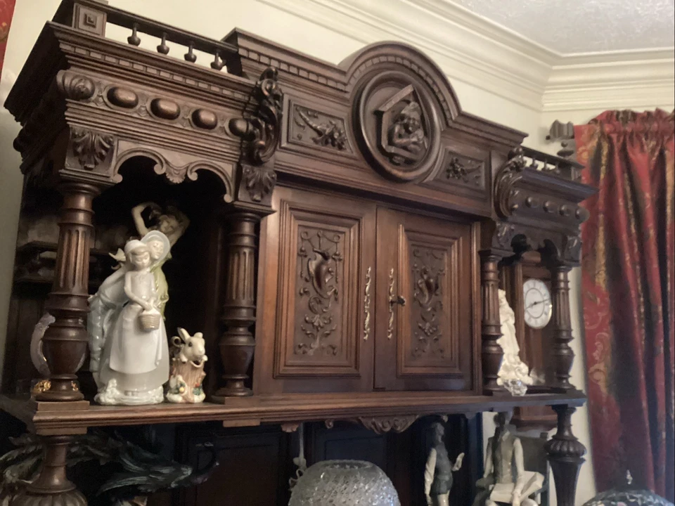 Barra lateral de servidor antigua tallada renacentista francesa Foto 2 de 4