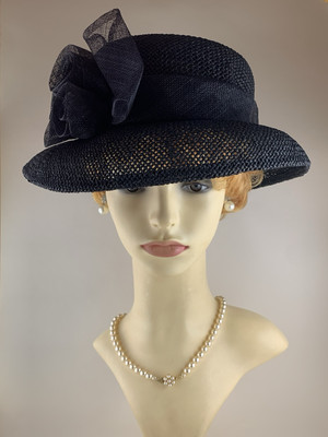 Accessoire schwarz 100 % Papier Kleid Hut mit Sinamay Band Rosette an der Seite