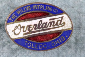 *** VERY RARE ***  1911 - 1915  WILLYS-OVERLAND - Vintage Enamel Auto Lapel Pin
