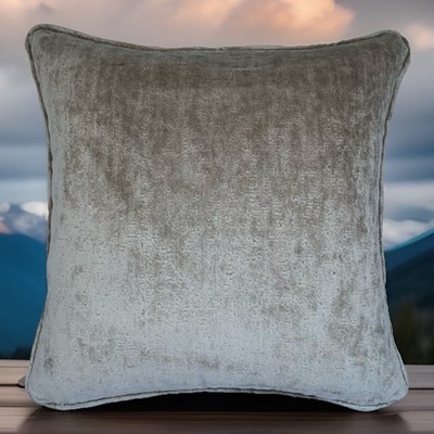 Ein 16 Zoll Kissenbezug in Laura Ashley Brooklyn Uni Biscuit Stoff