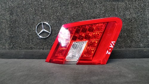 VA-2 * Mercedes W212 Limousine  Heckleuchte Hinten Links A2129060358