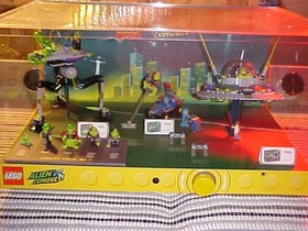 Lego  2011 Alien Conquest Store Display Must See.. Very Rare!
