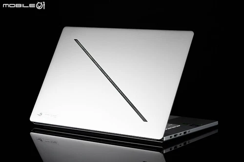 2025 ASUS ROG Zephyrus G16 GU605 64GB 1TB Ultra 9 RTX 5090 Gaming Laptop Silver
