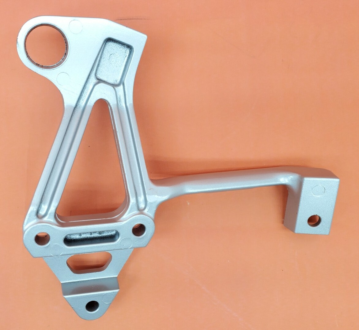 ●L.O.S. KAWASAKI ZX11 RIGHT FRONT PEG BRACKET AND BRAKE PEDAL P/N