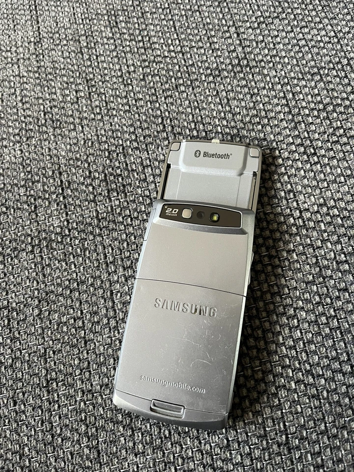 Samsung D840 Slide Mobile Phone Spares Or Repair Very Rare - Image 4 of 4