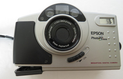 Epson Photo PC 650 Megapixel Digital Camera 37mm Threads  READ