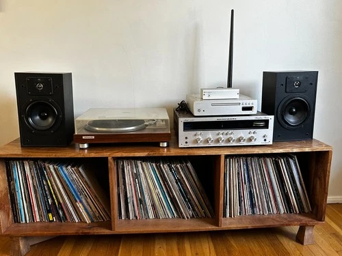 Vintage MARANTZ 2230 Stereophonic Receiver AM/FM ,Pioneer PL 516 Turntable