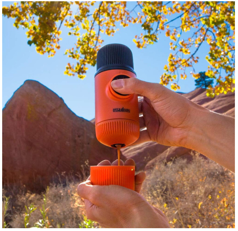 Machine café Nanopresso orange pour randonnée et expresso en camping