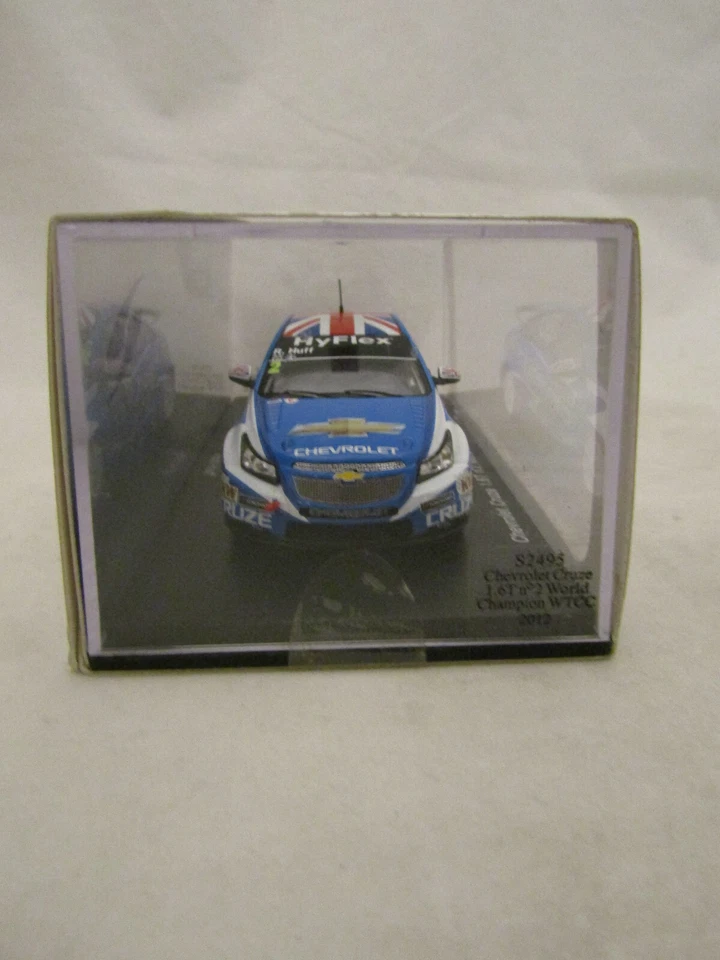 VOITURE 1/43 CHEVROLET CRUZE 1.6T #2 WORLD CHAMPION WTCC 2012 ROB HUFF - SPARK - Photo 3/4