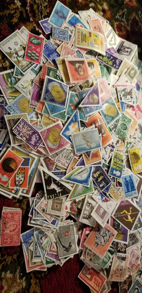 300 Different World Stamps Beautiful Collection From The Lots Shown. - Image 4 of 4