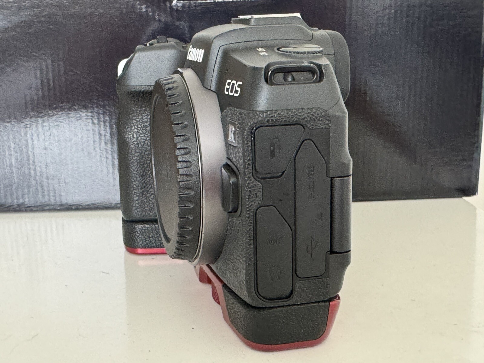 Canon EOS RP 26.2MP Mirrorless Camera (Body Only) Excellent Condition