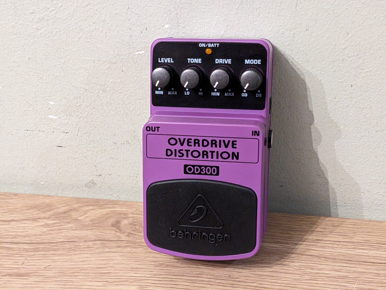 Behringer OD300 overdrive distortion 2mode guitar keyboard effects foot pedal eBay