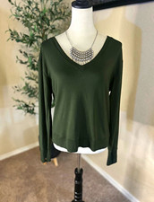 Athleta Solid Green V-Neck Pullover Sweatshirt Thumbhole Sleeves Women s M/P