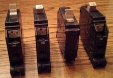 Lot of 4: Cutler-Hammer 15A 1 Pole Circuit Breakers