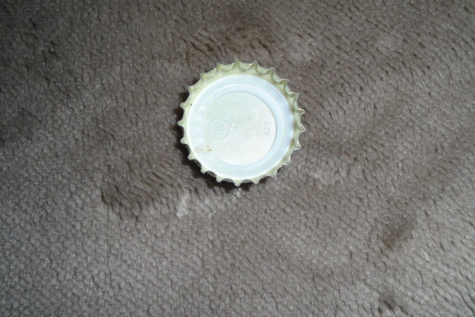 Lote de 50 tampas de garrafa tônicas Fever Tree genuínas (árvore azul) - Imagem 4 de 4