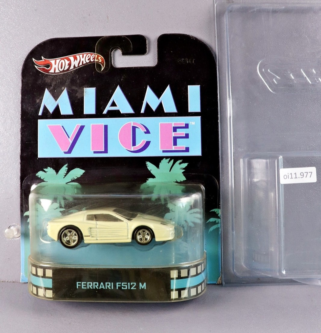 Hot Wheels 2013 Retro Entertainment Ferrari F512 M Miami Vice