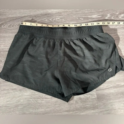 GapFit Women s athletic shorts Medium