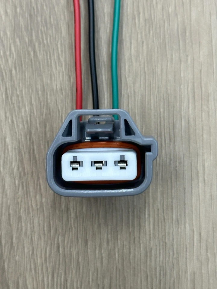 2001-2006 LEXUS LS430 FRONT WINDSHIELD WASHER FLUID MOTOR PUMP CONNECTOR - Image 4 of 4