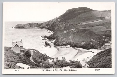 RPPC The Beach Cliffs Llangrannog Wales Frith Serie Topographie Küstenansicht