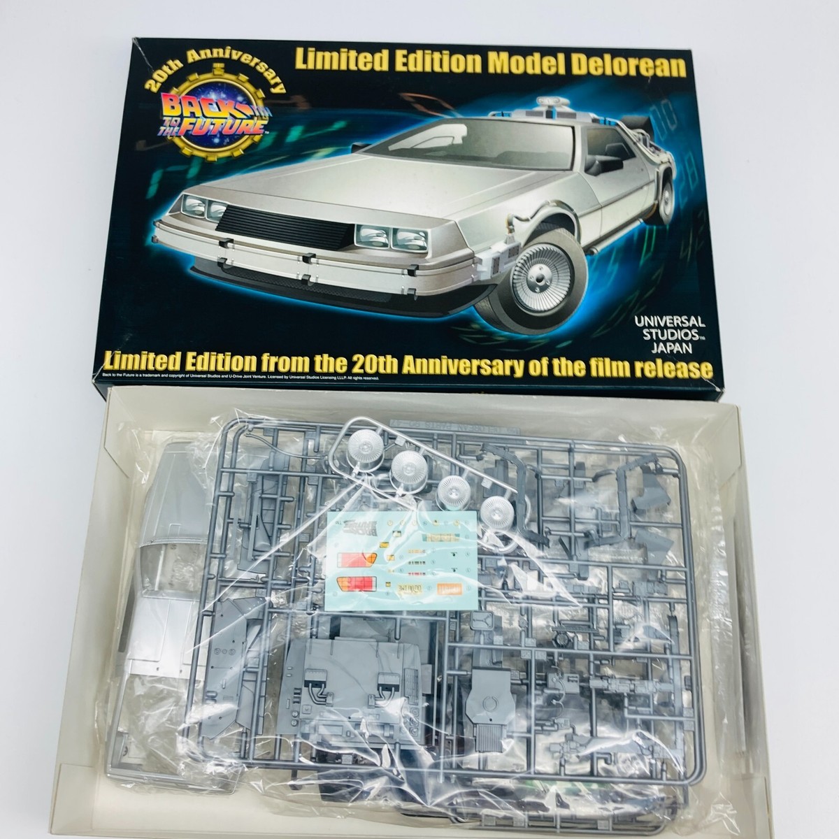 BACK TO THE FUTURE DELOREAN 20th Anniversay Limited Edition Model