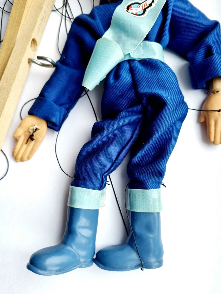 USED VINTAGE THUNDERBIRDS SCOTT TRACY PELHAM PUPPET EXCELLENT CONDITION - Image 4 of 4