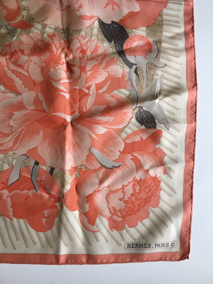 HERMES シルクスカーフ LES PIVOINES 芍薬 aq11788 HERMES シルクスカーフ LES PIVOINES 芍薬 aq11788
