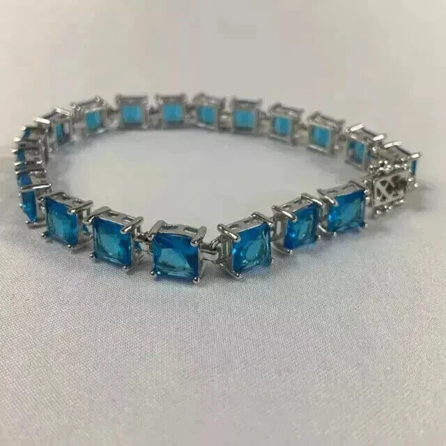 Brazalete Tenis Topacio Azul 14Ct Corte Princesa Creado en Laboratorio Chapado en Oro Blanco 14K Foto 4 de 4