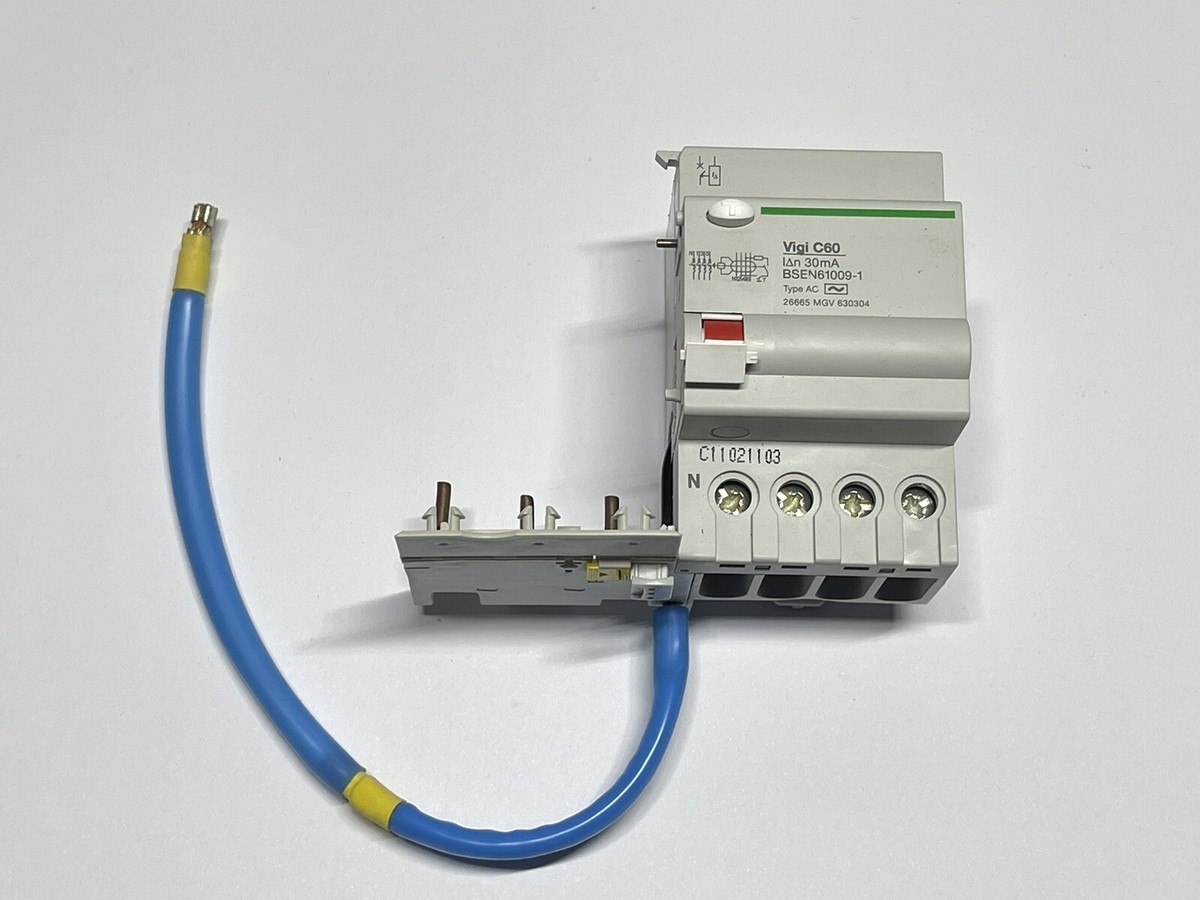 Schneider RCCB 63A 4 POLI 30ma 23128 RMG630304 Commercio, ufficio e industria Di