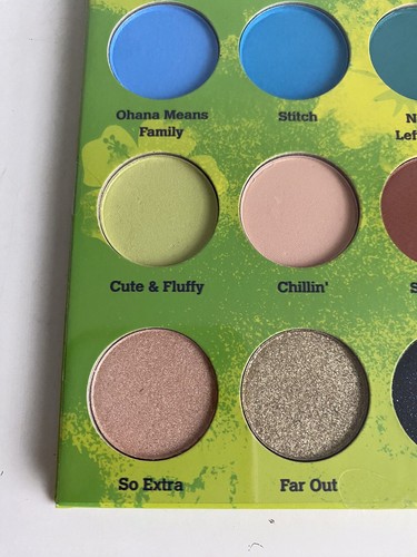 Paleta de sombras de ojos Taste Beauty Disney Lilo Stitch sombra de ojos surtida 12 colores - Imagen 5 de 11