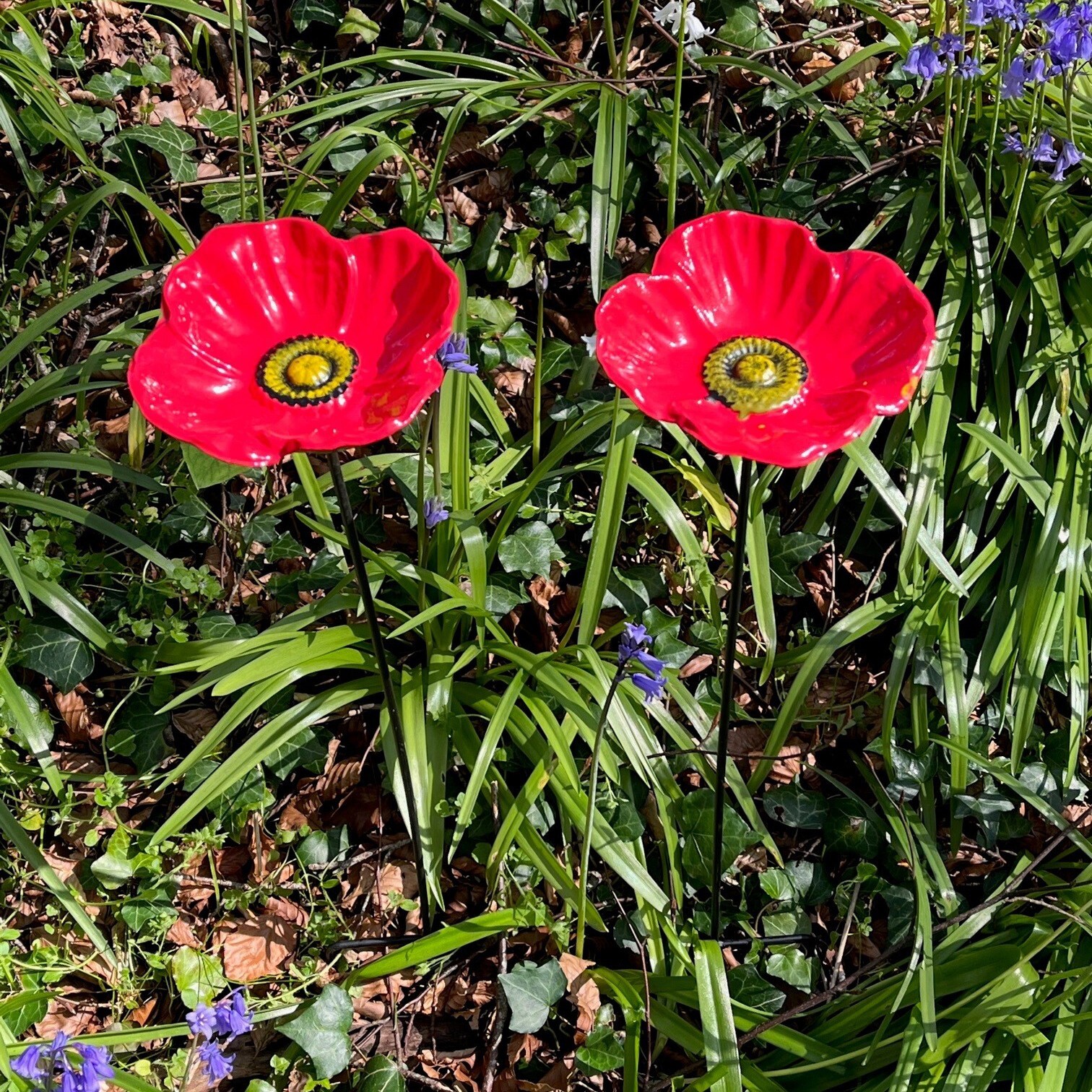 2 x Cast Iron Bird Feeder Poppy Dish Seed Flower on a Pole Garden Ornament