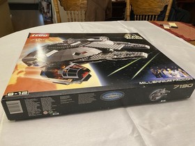 LEGO Star Wars Millennium Falcon 7190 Sealed/New in Box 659 Pieces Retired 1999