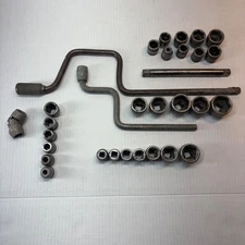 31 piece VINTAGE INDESTRO SOCKET SET.  Speed Wrench Duro Metal Products Co 651