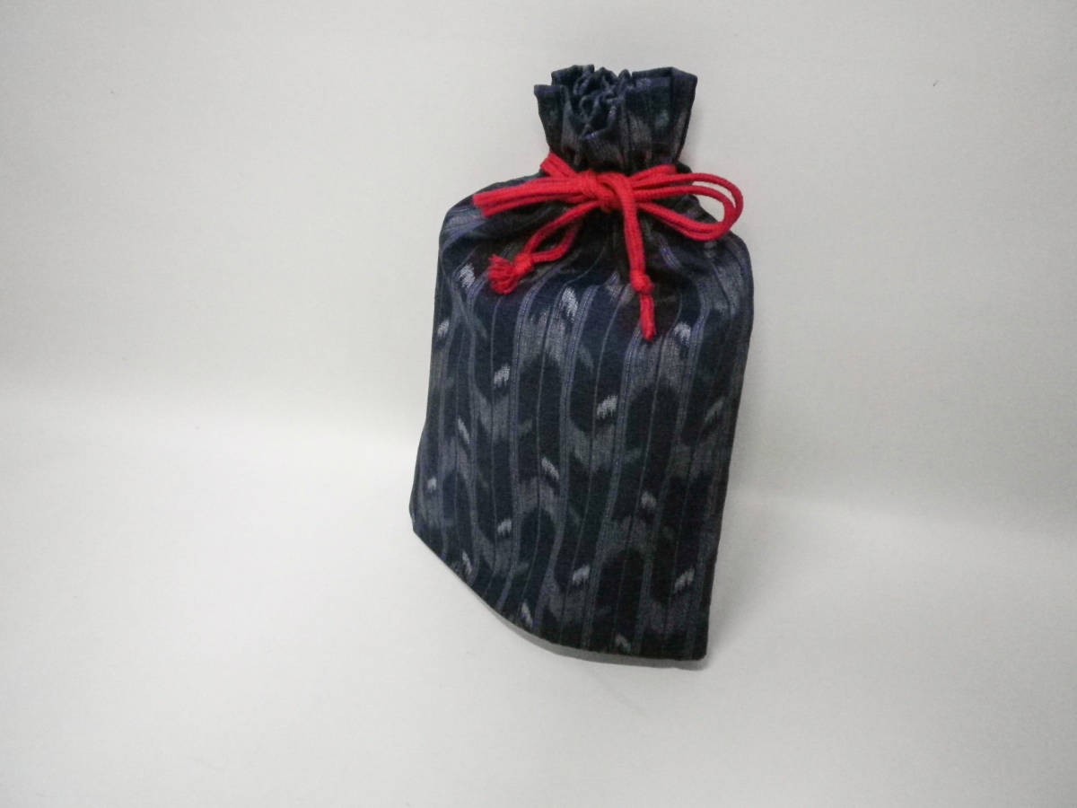 "Hot spring drawstring pouch - Kasuri pattern blu… - image 1
