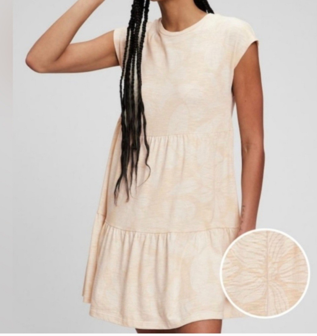 Women's Gap Tiered Short Sleeve Dress Medium Petite